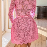 Florrie | Vestido mini de encaje floral de cuello alto y mangas largas para mujer