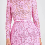 Florrie | Vestido mini de encaje floral de cuello alto y mangas largas para mujer