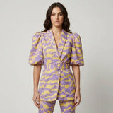 Conjunto estampado fluido en mezcla ligera | Top con mangas voluminosas y pantalones anchos | Elegancia expresiva