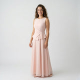 Conjunto Femenino con Top Estructurado y Falda Fluida para Ocasiones Elegantes
