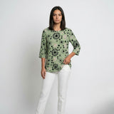 Blusa Regular con Patrón Floral para Conforto Diario
