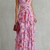 Vestido maxi encantador con escote halter y cascada de rosas