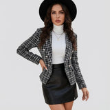 Blazer estructurado en tejido texturizado | Corte entallado | Detalle de botones decorativos