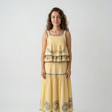 Conjunto Fluido con Top de Tirantes y Falda Larga en Capas Bordadas