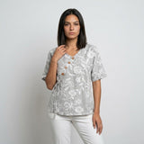 Blusa Regular con Ajuste Lateral para Elegancia Desenfadada