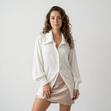 Blusa Oversized con Botones Frontales y Estructura Ligera