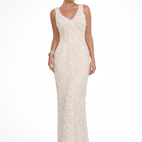 Mariah | Vestido ajustado sin mangas de cuello en V para mujeres con textura de flores 3D para invitadas de boda