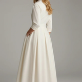 Suzan | Vestido ajustado de media longitud con cuello y botones en la parte delantera