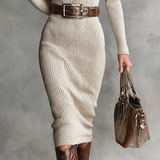 Vestido midi de corte ajustado para señora, con cuello alto semi-alto, escote en V, mangas largas y cinturón