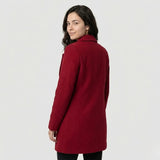 Elegancia urbana depurada | Abrigo femenino de líneas estructuradas | Silueta intemporal
