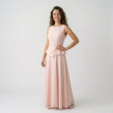 Conjunto Femenino con Top Estructurado y Falda Fluida para Ocasiones Elegantes