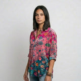Blusa Camisera Floral con Corte Suelto para Presencia Desenfadada