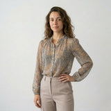 Blusa Fluida con Cuello Fruncido y Mangas Sueltas Elegantes