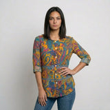 Blusa Fluida Estampada con Botones Frontales y Caída Ligera