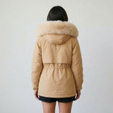 Parka Estructurada con Capucha Envolvente para Conforto Diario