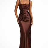 Vivienne | Vestido largo de satén con escote cuadrado y fruncidos para invitadas de boda