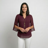 Blusa Elegante con Escote en V y Mangas Fluidas Ligeras