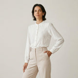 Blusa Fluida con Bordado Delicado y Conforto Elegante