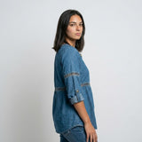 Blusa Camisera con Detalle Cortado para Conforto Casual