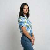 Blusa Regular con Patrón Floral para Elegancia Fresca