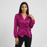 Blusa Cruzada con Lazo Lateral y Corte Elegante Estructurado