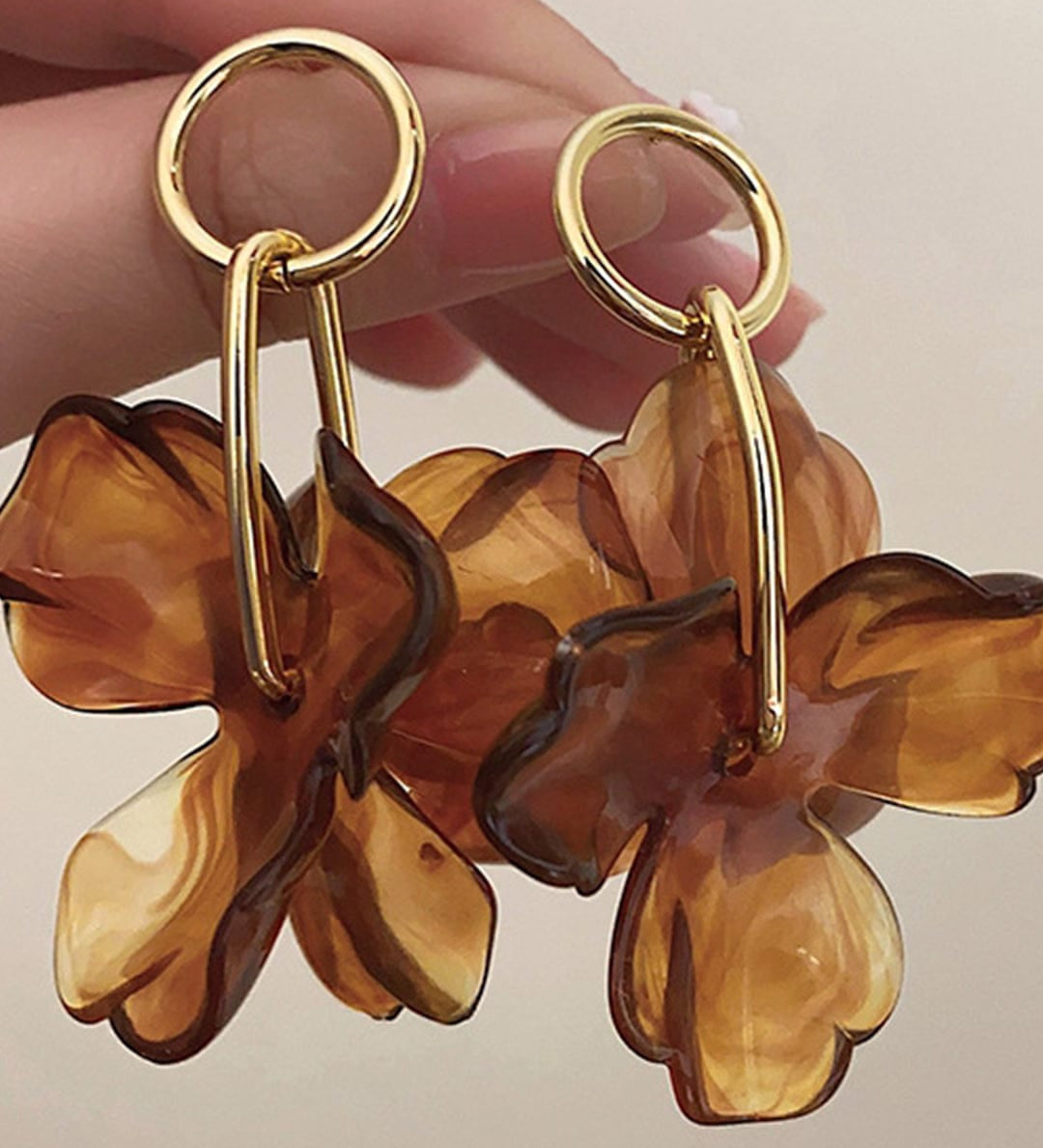 Elen | Joyería con flores y colgantes