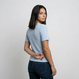 Camiseta Confortable con Corte Regular y Patrón Rayado Discreto