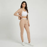 Conjunto urbano en mezcla cómoda | Tres piezas ajustadas | Elegancia casual moderna