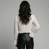 Blusa elegante en chiffon fluido | Corte femenino | Detalle de volantes