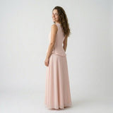 Conjunto Femenino con Top Estructurado y Falda Fluida para Ocasiones Elegantes
