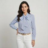 Blusa elegante en mezcla de algodón | Corte recto | Lazo decorativo en el escote