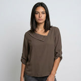 Blusa Ligera con Botones en el Escote para Conforto Diario
