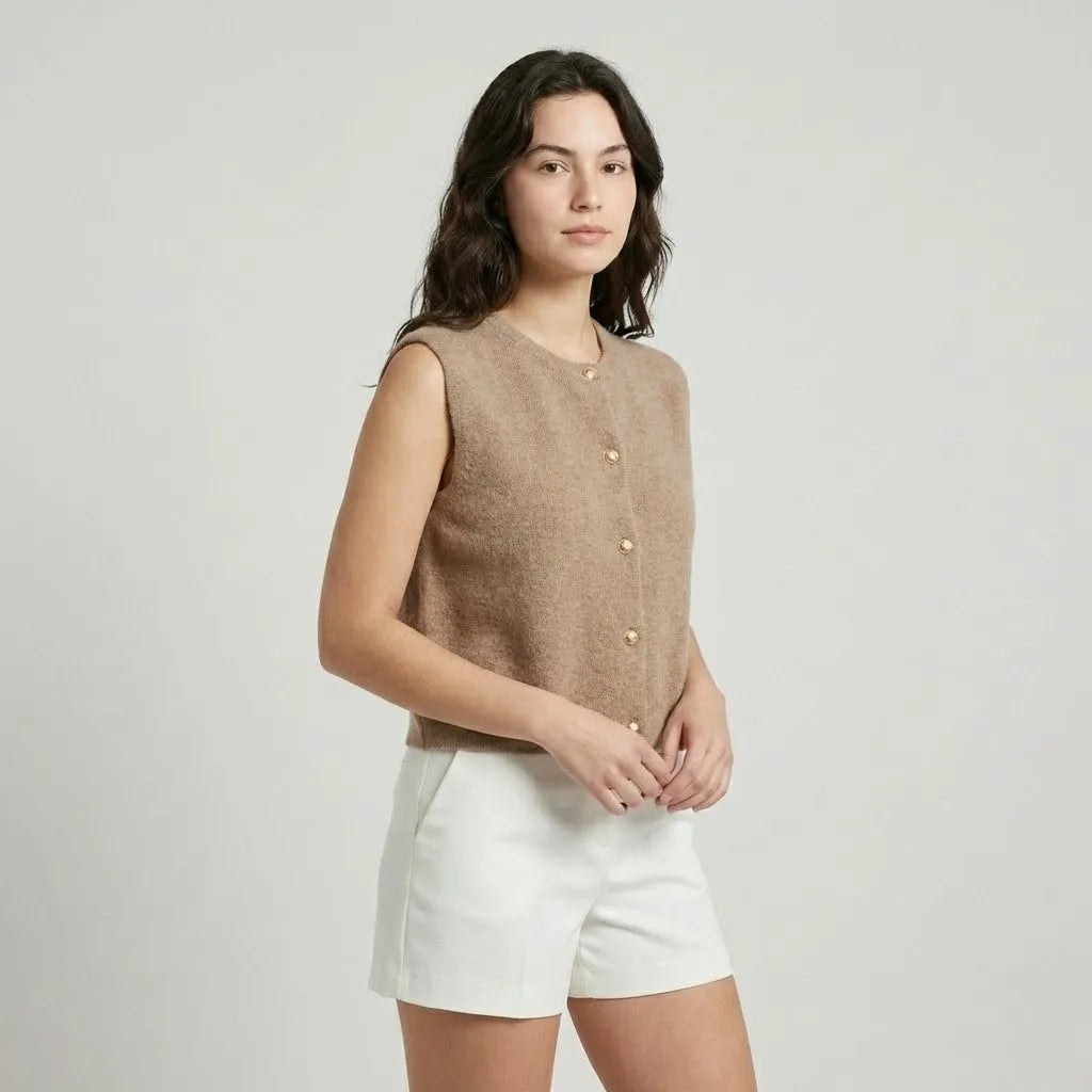 Minimalismo suave en malla | Chaleco sin mangas con botones | Elegancia casual