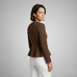 Blusa Estructurada con Botones Frontales y Línea Elegante para Uso Diario