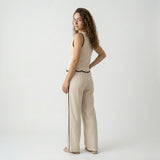 Conjunto Elegante con Top Sin Mangas y Pantalón Amplio con Detalle Contrastante
