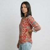 Blusa Estampada con Escote en V para Conforto Desenfadado