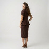 Conjunto Estructurado con Blazer Cruzado y Falda Midi Elegante