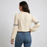 Blusa elegante con inspiración artesanal | Corte fluido | Detalles bordados delicados