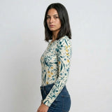 Blusa Floral con Botones Frontales para Comodidad Diaria