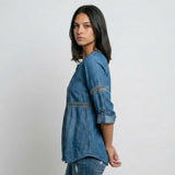 Blusa Camisera con Detalle Cortado para Conforto Casual