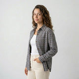 Camisa Casual con Patrón de Cuadros y Corte Regular Confortable