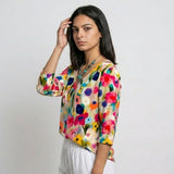 Blusa Floral con Escote en V para Conforto Ligero