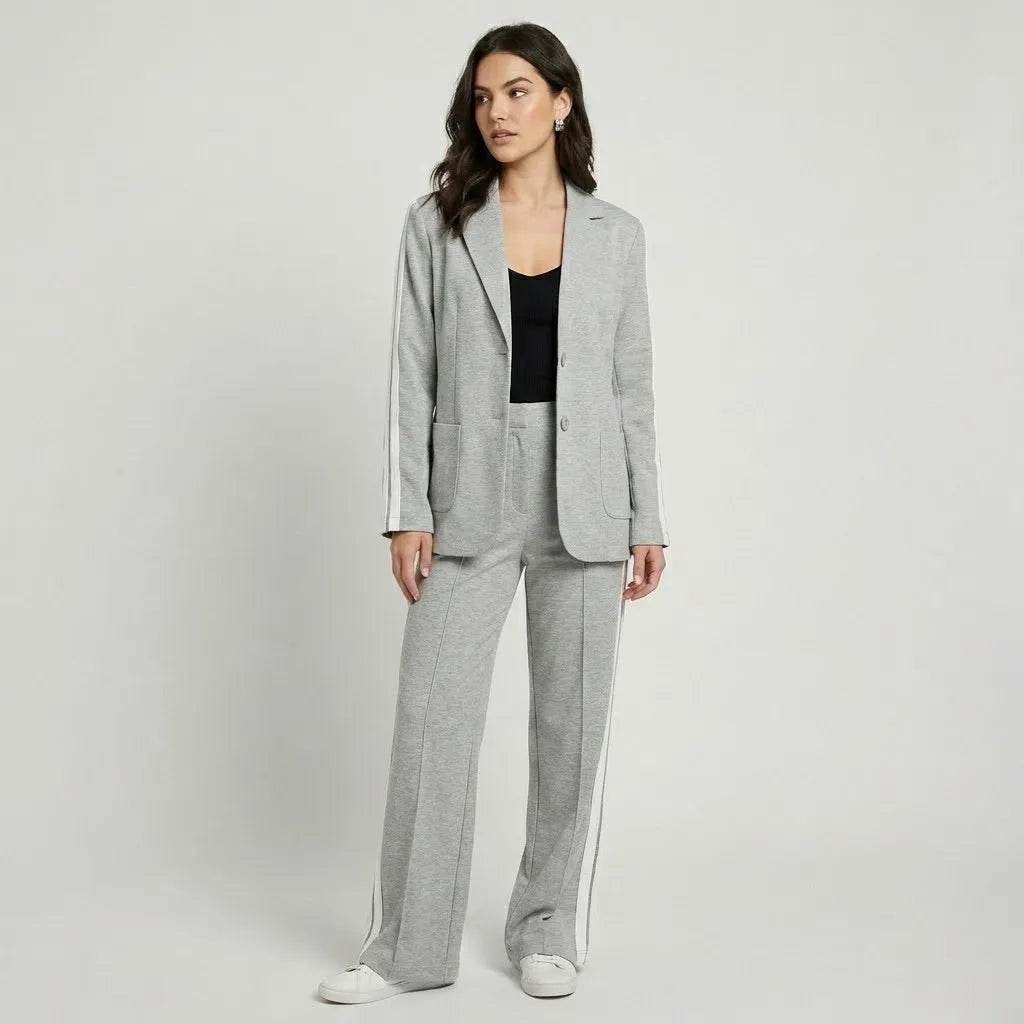Conjunto de sastrería en mezcla elegante | Blazer y pantalones rectos | Estilo urbano sofisticado