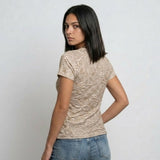 Blusa Texturizada con Relieve Floral para Elegancia Diaria