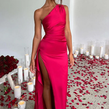 Penélope | Vestido maxi de invitada de boda de una sola manga con abertura lateral