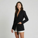 Elegancia estructurada | Blazer vestido de sastrería | Silueta contemporánea