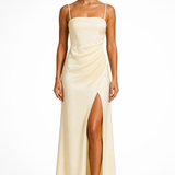 Margot | Vestido midi de satén con escote cuadrado y abertura lateral para invitadas de boda
