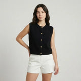 Minimalismo suave en malla | Chaleco sin mangas con botones | Elegancia casual