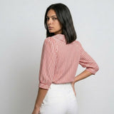 Blusa Camisera a Rayas con Cuello Amplio para Uso Diario