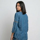 Blusa Camisera con Detalle Cortado para Conforto Casual